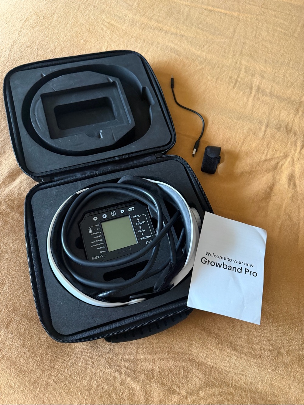 Growband Pro Headband Neurostimulation Device in Black and White - Picture 3 of 6